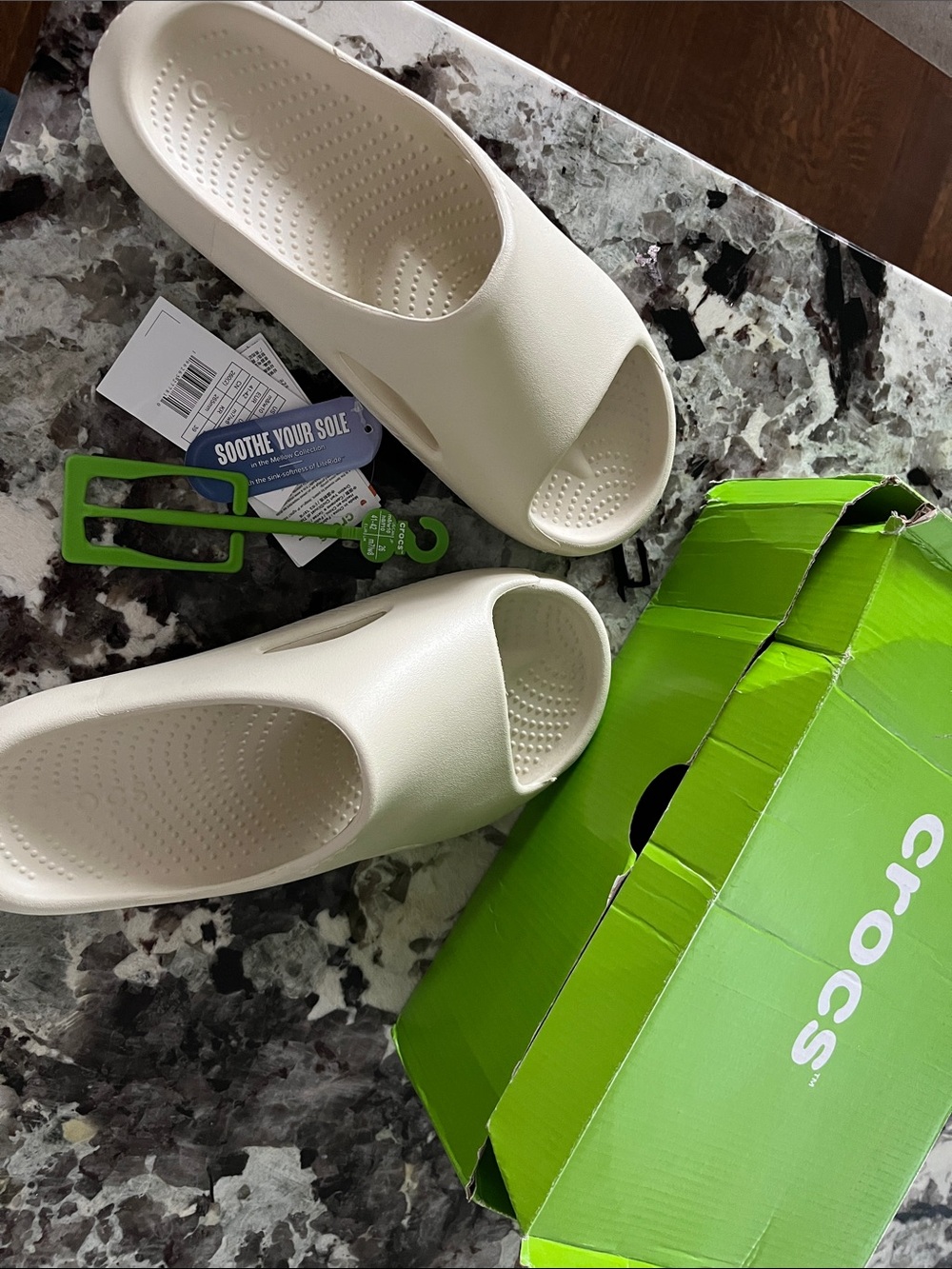 CROCS Cream Classic Slide Sandal